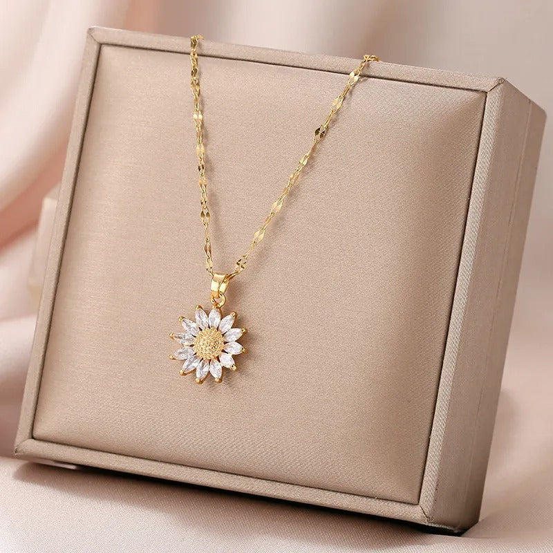Jennie – Halskette aus Kristall mit Sonnenblumenmotiv und goldener Beschichtung