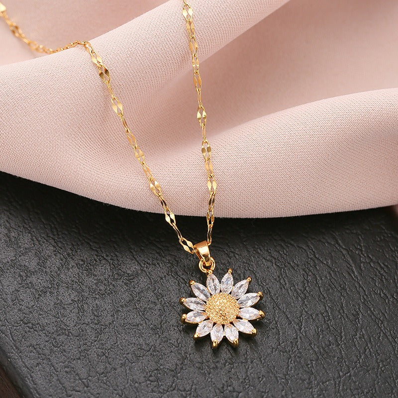 Jennie – Halskette aus Kristall mit Sonnenblumenmotiv und goldener Beschichtung