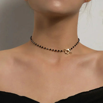 Naya - Choker-Halskette mit Blumenverschluss