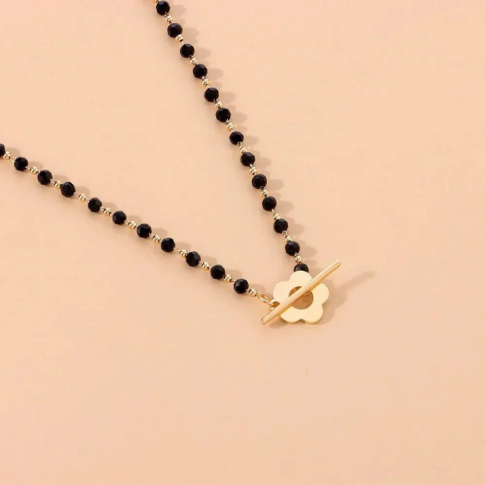 Naya - Choker-Halskette mit Blumenverschluss