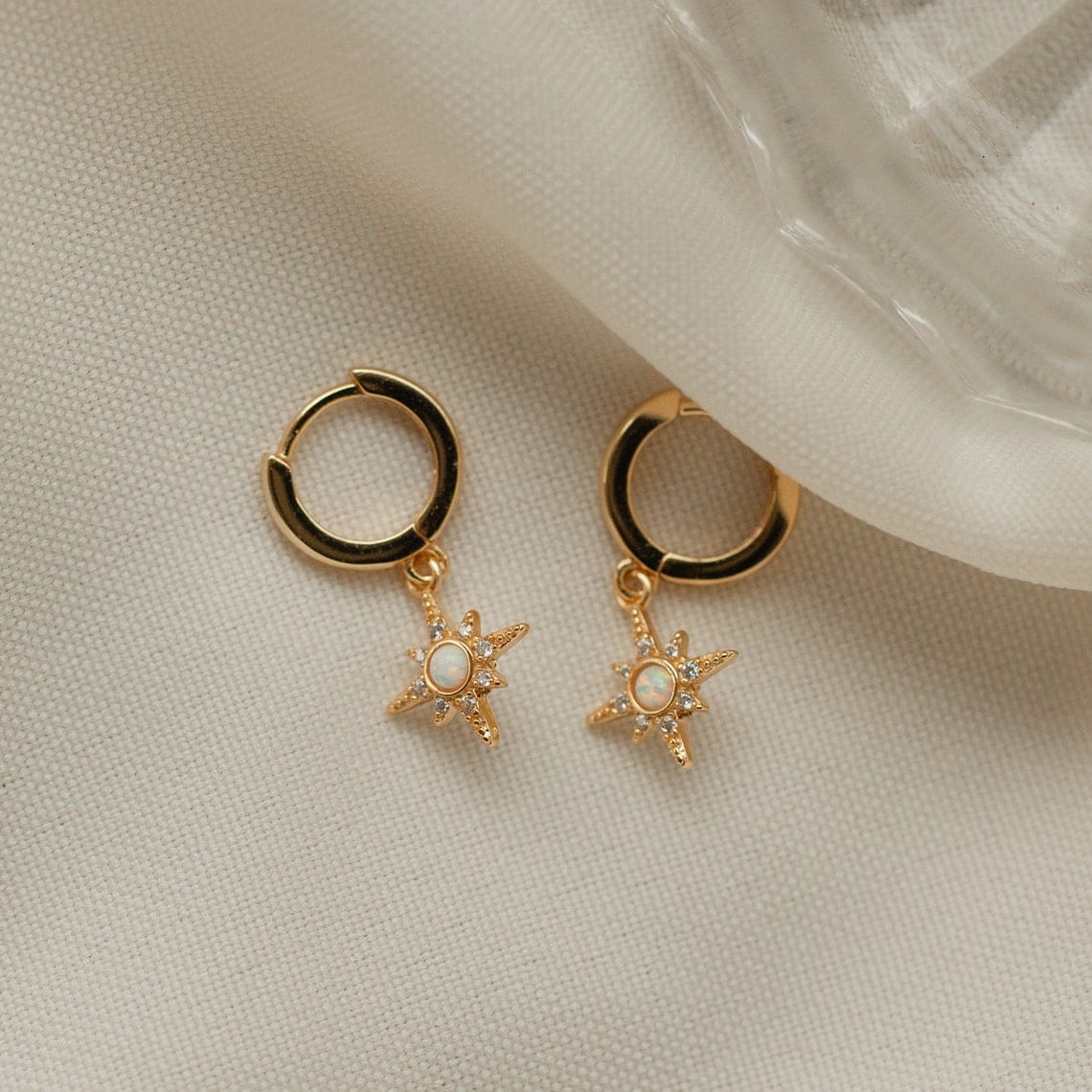Huggie Opal Starburst Ohrringe - Zirkonia Stern Ohrringe