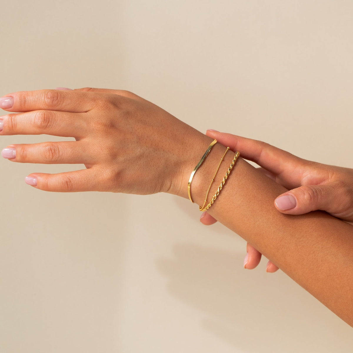 Kettenschmuck - minimalistische Stapelarmbänder