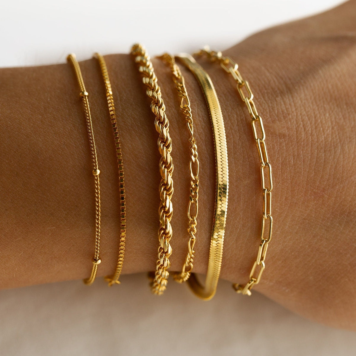 Kettenschmuck - minimalistische Stapelarmbänder