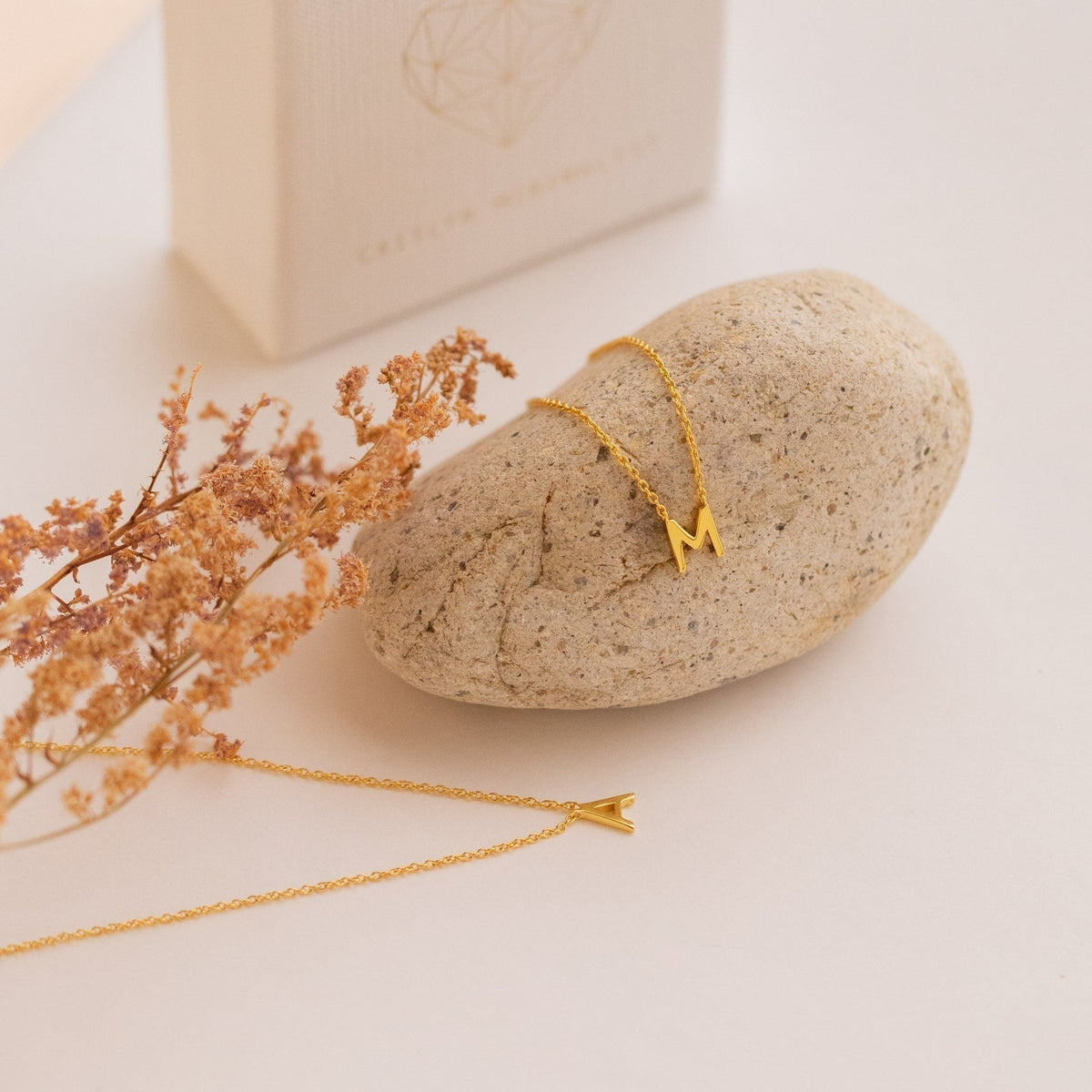 Jasmine – Zartes Halsband mit personalisiertem Anfangsbuchstaben