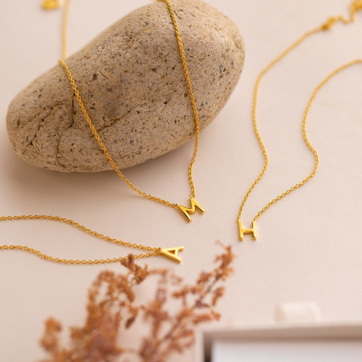 Jasmine – Zartes Halsband mit personalisiertem Anfangsbuchstaben