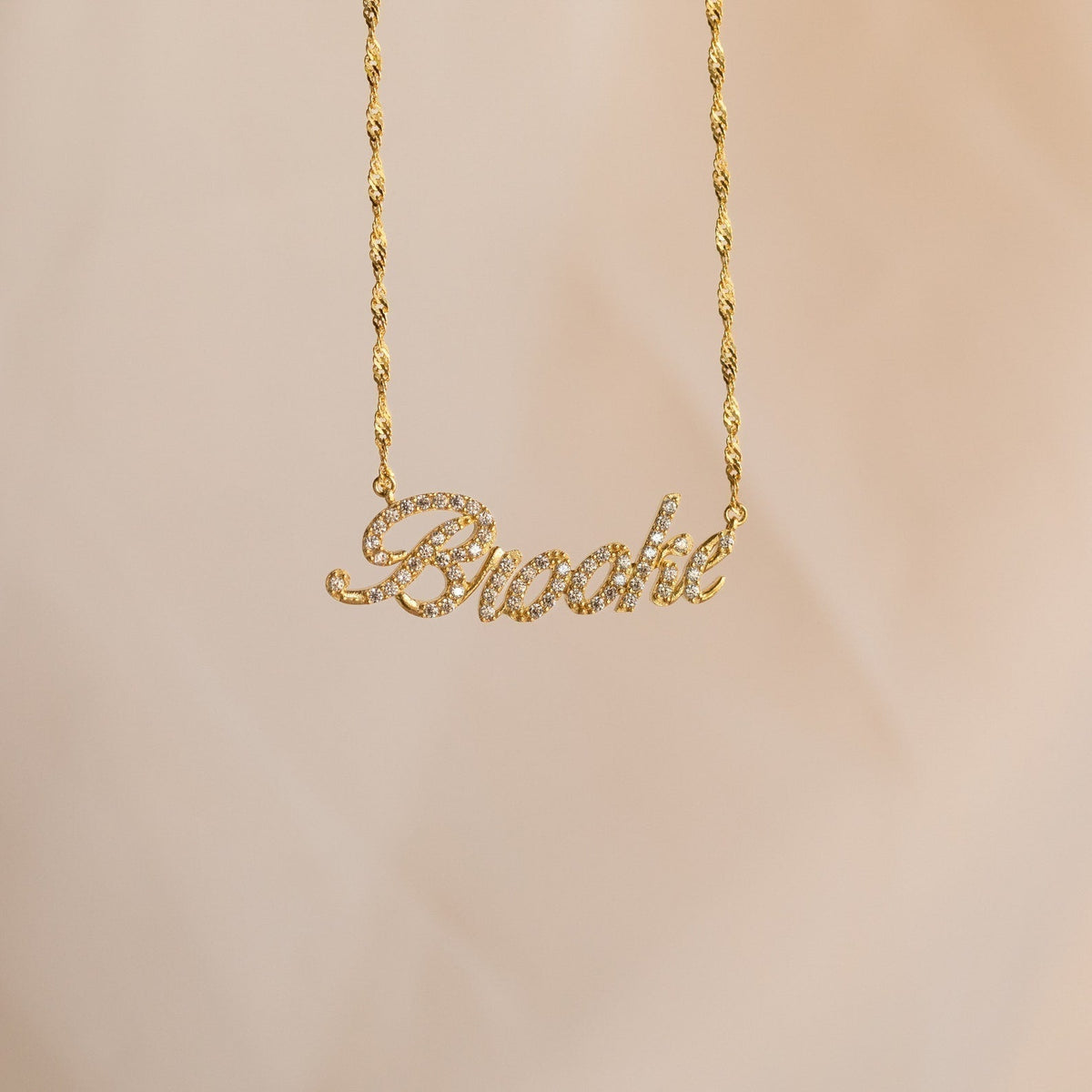 Claire – Halskette mit Namen Pavé Brillant