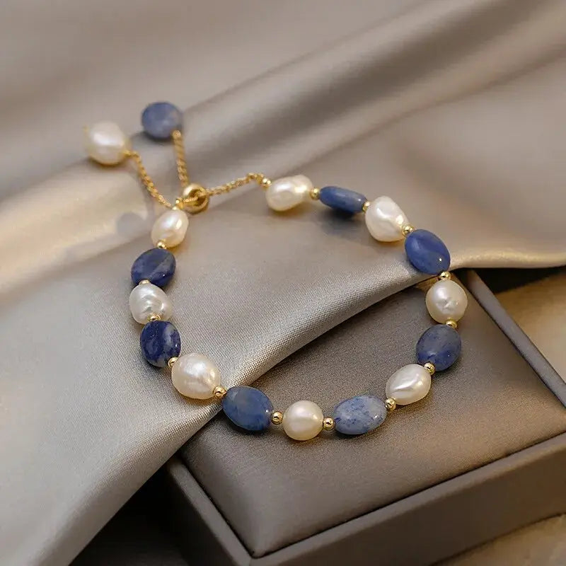 Kira – Elegante Perlenarmband des Ozeans