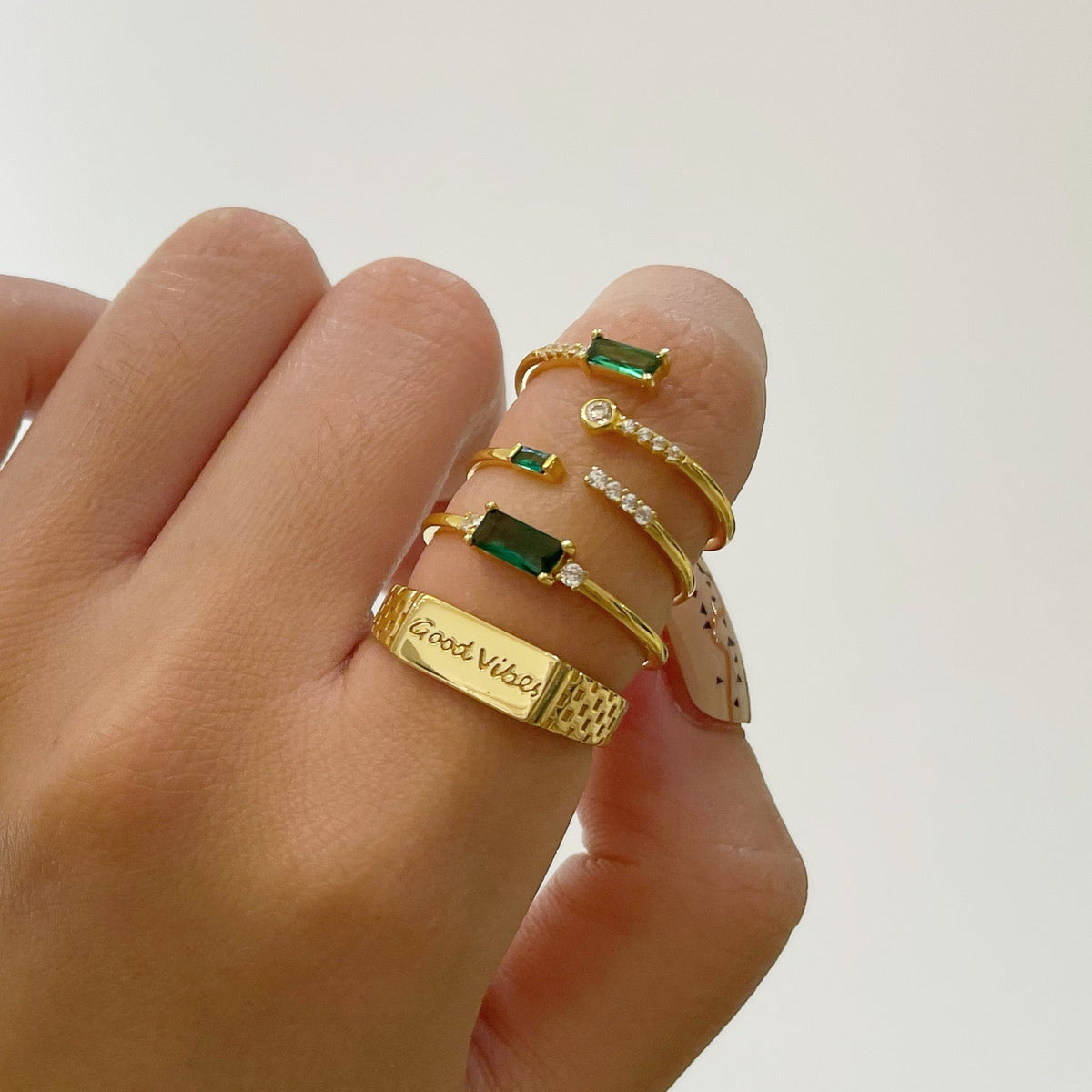 Fen - Anillo baguette weich mit grüner Zirkonia