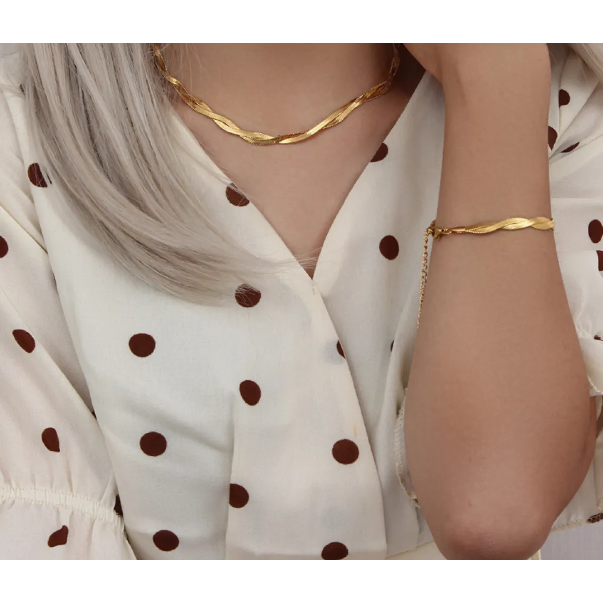 Alina – Set aus Halskette und Armband elegant gold verflochten