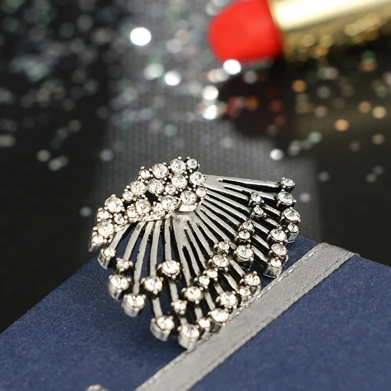 Aileen – Ohrringe asymmetrisch mit Diamanten