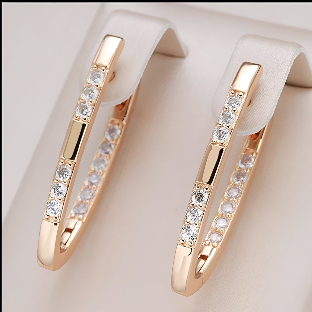 Cleah – Elegante Ohrringe aus goldfarbener Zirkonia