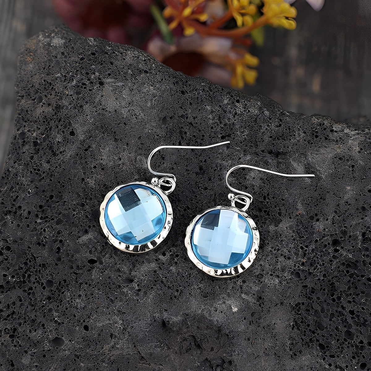 Azura – Ohrringe aus blauen Vintage-Kristallen
