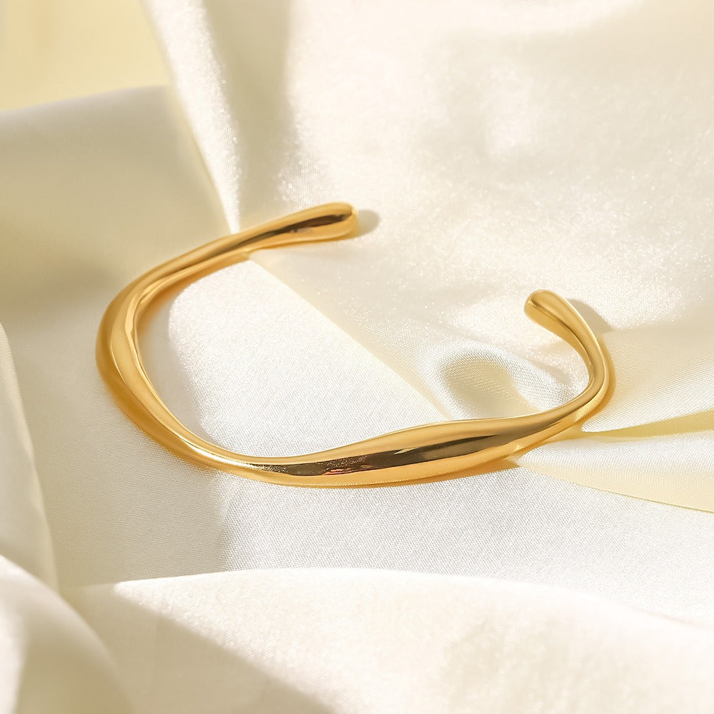 Gayle – Elegante Möbius-Armband