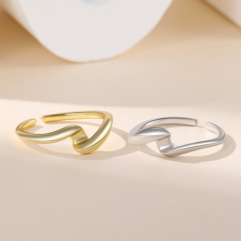 Elaine – Ring S925 aus Silber mit unregelmäßiger Wasserwelle