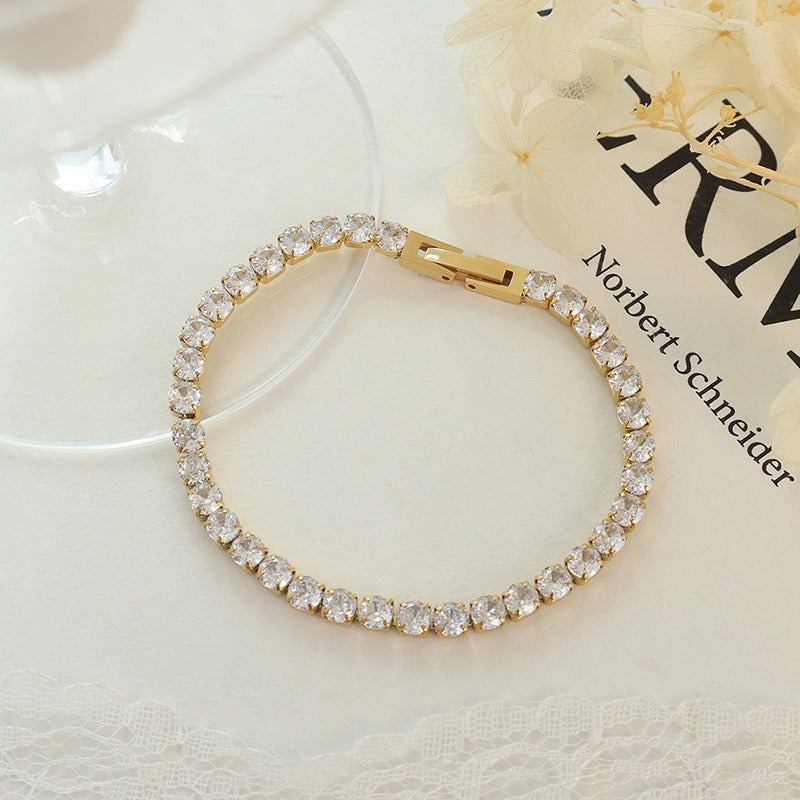 Zirea – Kette mit Zirkonia-Einfassung
