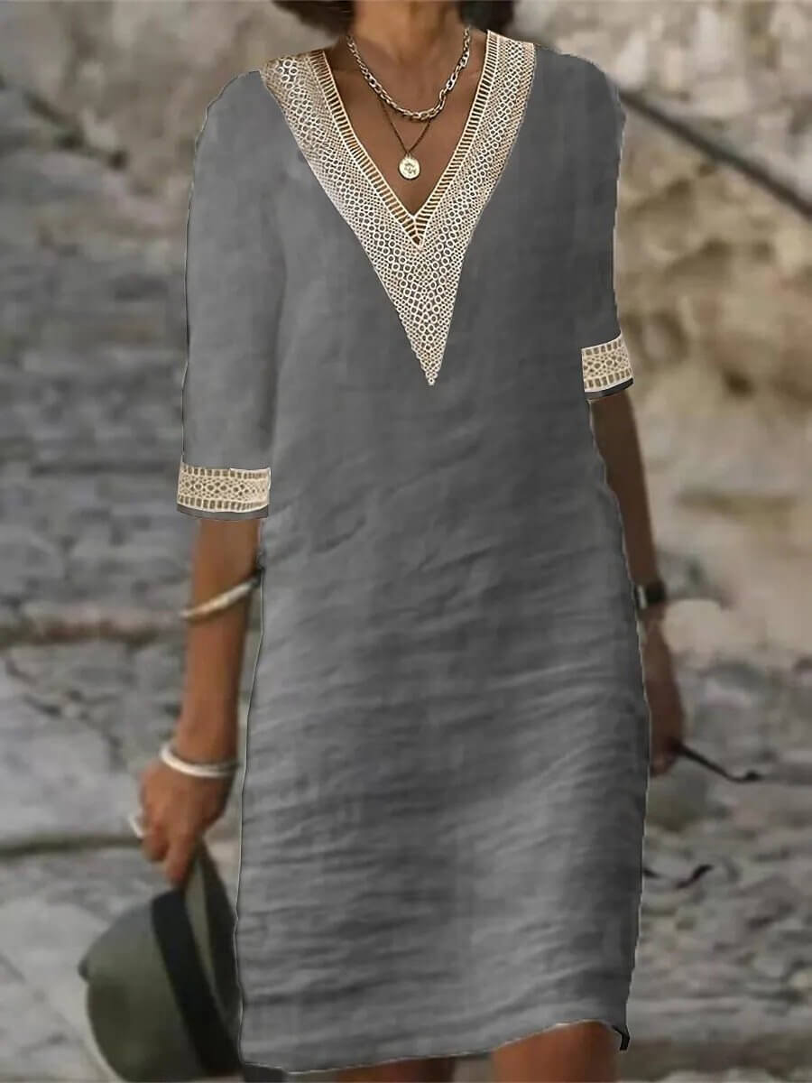 Arianne - Stilvolles Baumwoll-Häkelkleid mit V-Ausschnitt