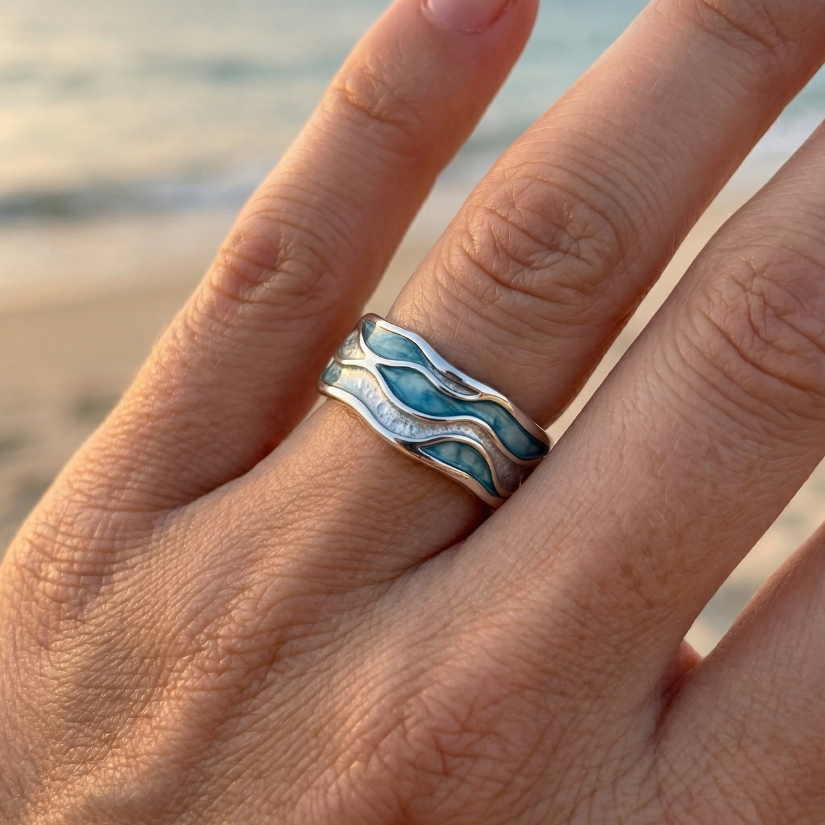 Brizz – Anillo de ondas plateado en turquesa