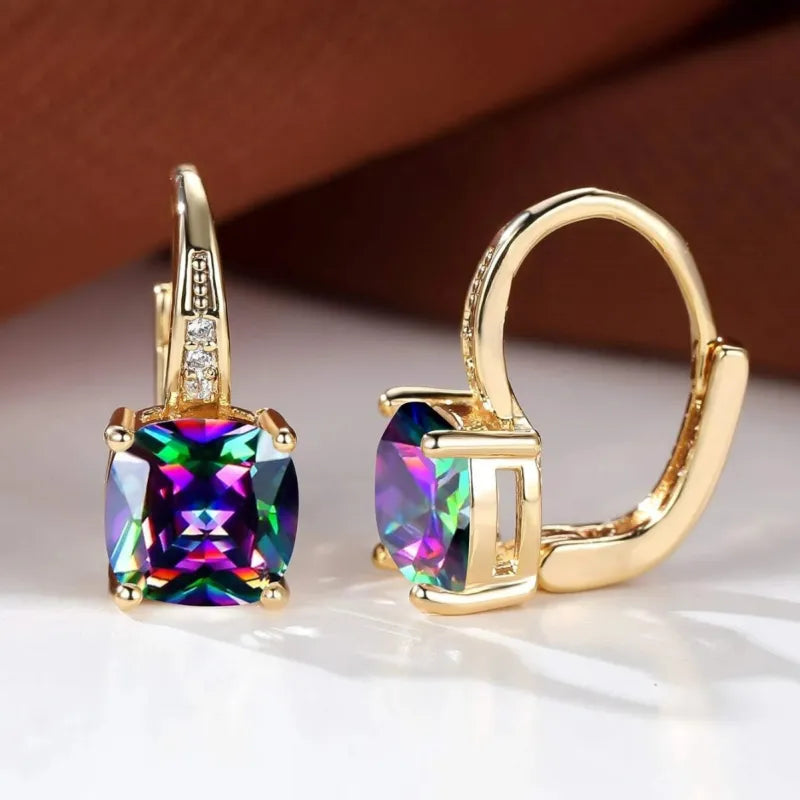 Naoko – Elegante Ohrringe mit glänzenden Steinen